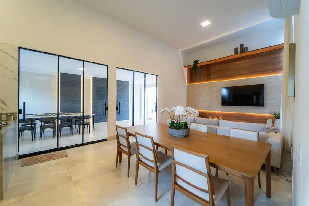 Malta imóveis vende: Casa de alto padrão com PORTEIRA FECHADA.Localizada em Arni...