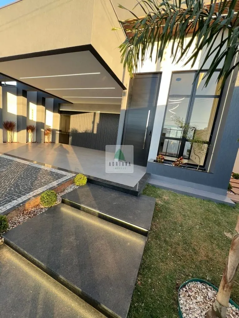 Terreno: 360mts sendo 12x30 Área construída: 180mts ?? 3 Suítes sendo uma com cl...