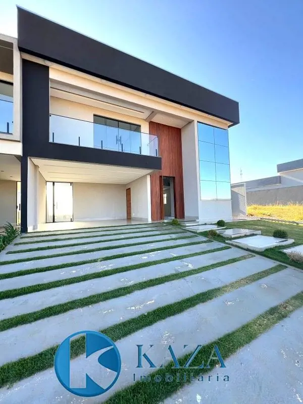 Casa com 04 suítes, sala de tv, sala de estar, cozinha, área gourmet, piscina aq...