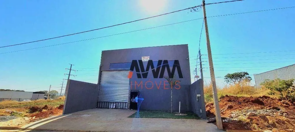 Código GA 0004Galpão novo com 360m² de lote, sendo 300m² de vão livre em área es...