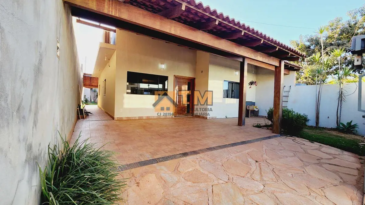 TM CONSULTORIA IMOBILIÁRIAVENDE;MARAVILHOSA CASA, TODA NA LAJE, COM ESTRUTURA PA...