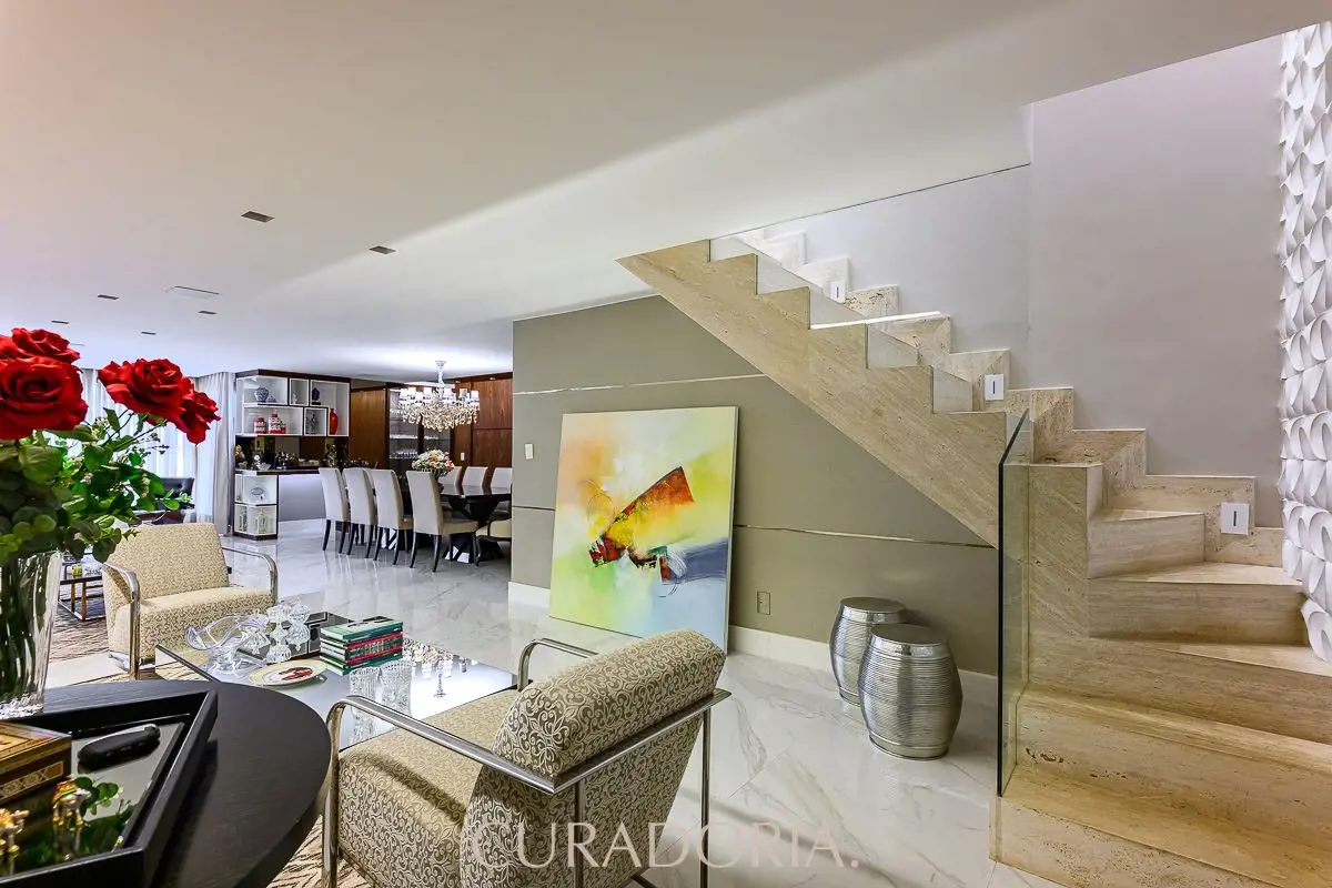 Excepcional apartamento duplex de 240m2, elegantemente reformado, em um dos mais...