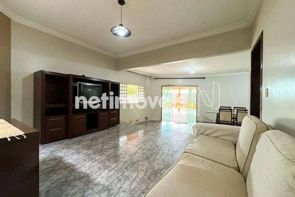 Lote - Vicente Pires - Vitória RegiaExplore o conforto e espaço em Vicente Pires...