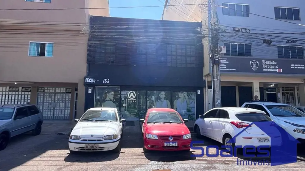 Excelente oportunidade de investimento! Prédio à venda na Rua 24 do polo de moda...