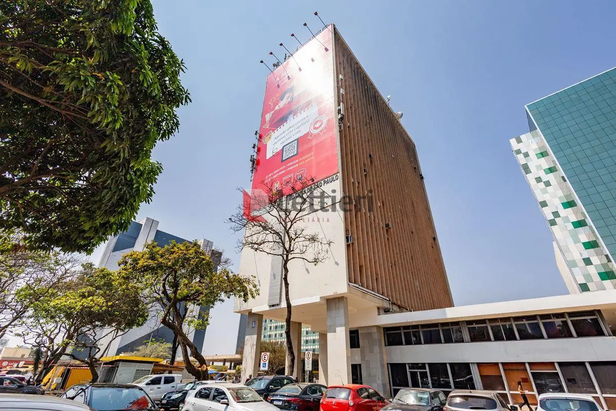 Lettieri Imobiliária anuncia Excelente Área comercial composta por 9 salas (Toda...