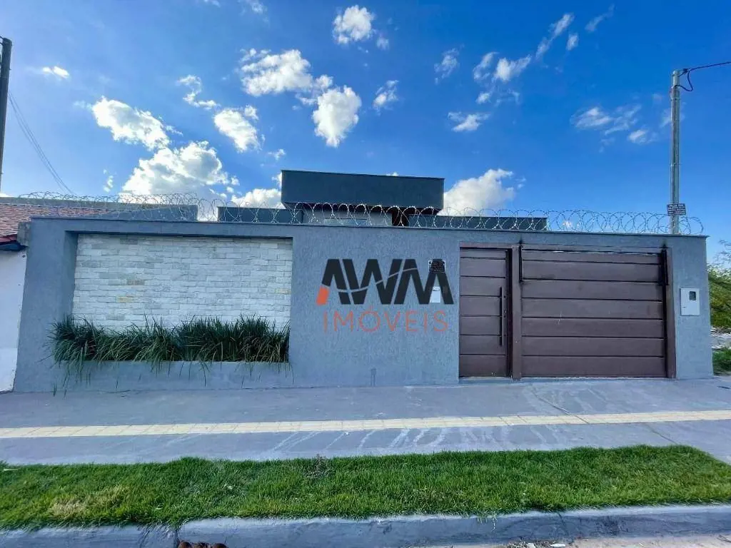 casa 03 Quartos, sendo 01 Suíte, 01 Banheiro Social ,Espaço Closet na Suíte, Cor...