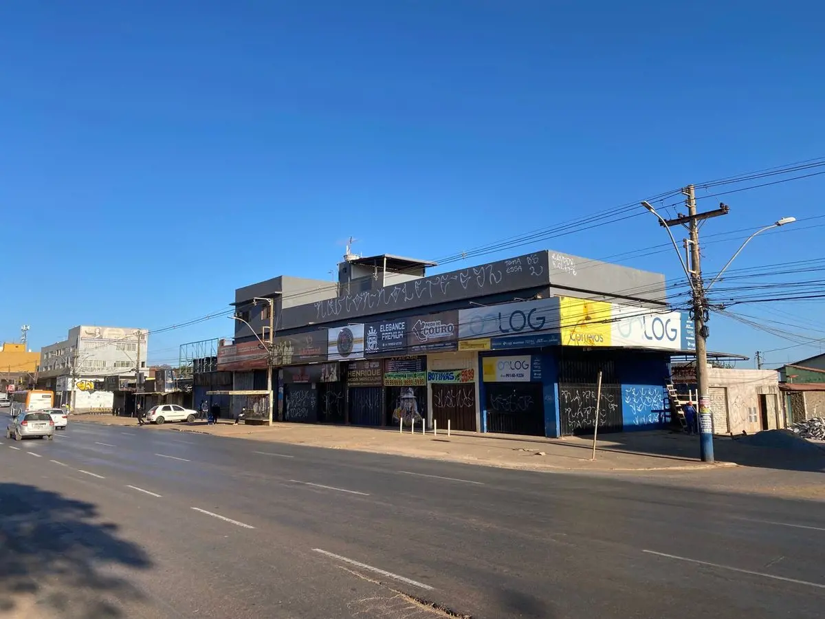 IMOVEIS DF 10 vende com exclusividade, prédio de esquina na avenida Hélio Prates...