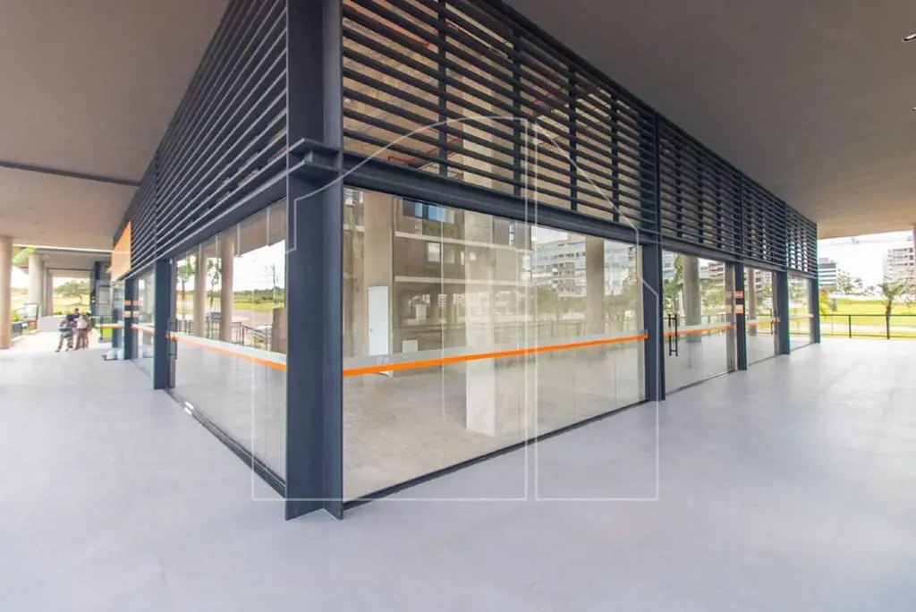 DALL'OCA IMÓVEIS VENDE:Ótima loja, em excelente ponto comercial, de esquina, com...