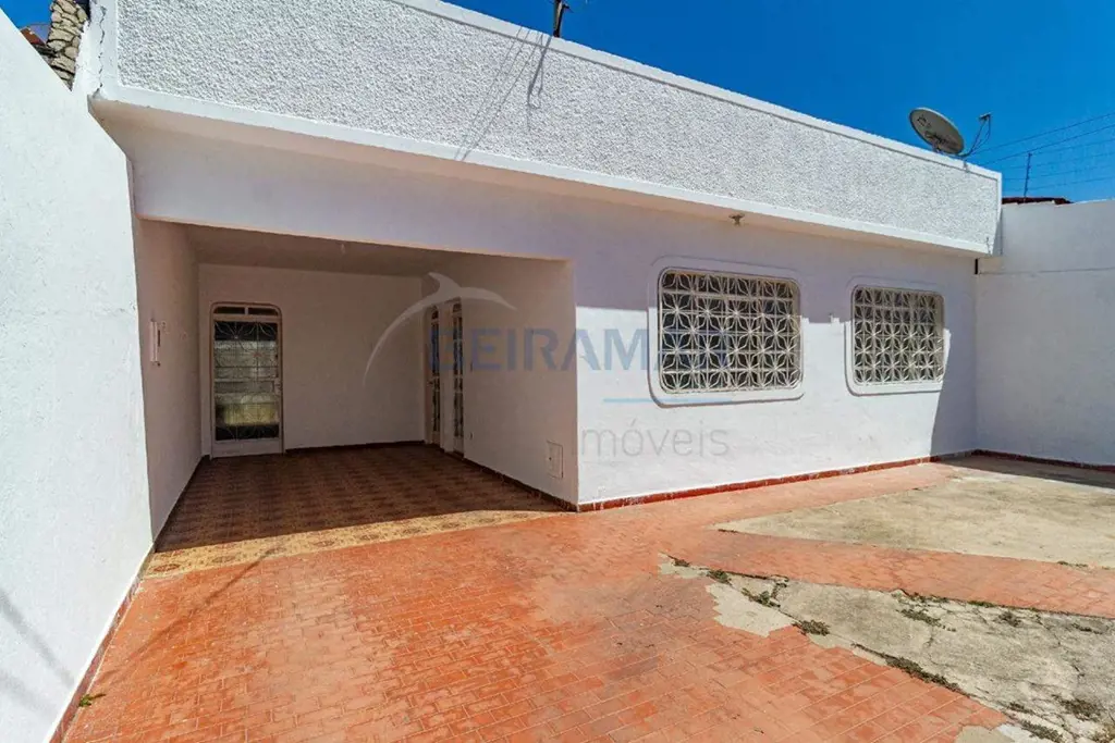 Descrição do imóvel:- 3 Quartos- Sala espaçosa- Cozinha funcional- Banheiro soci...
