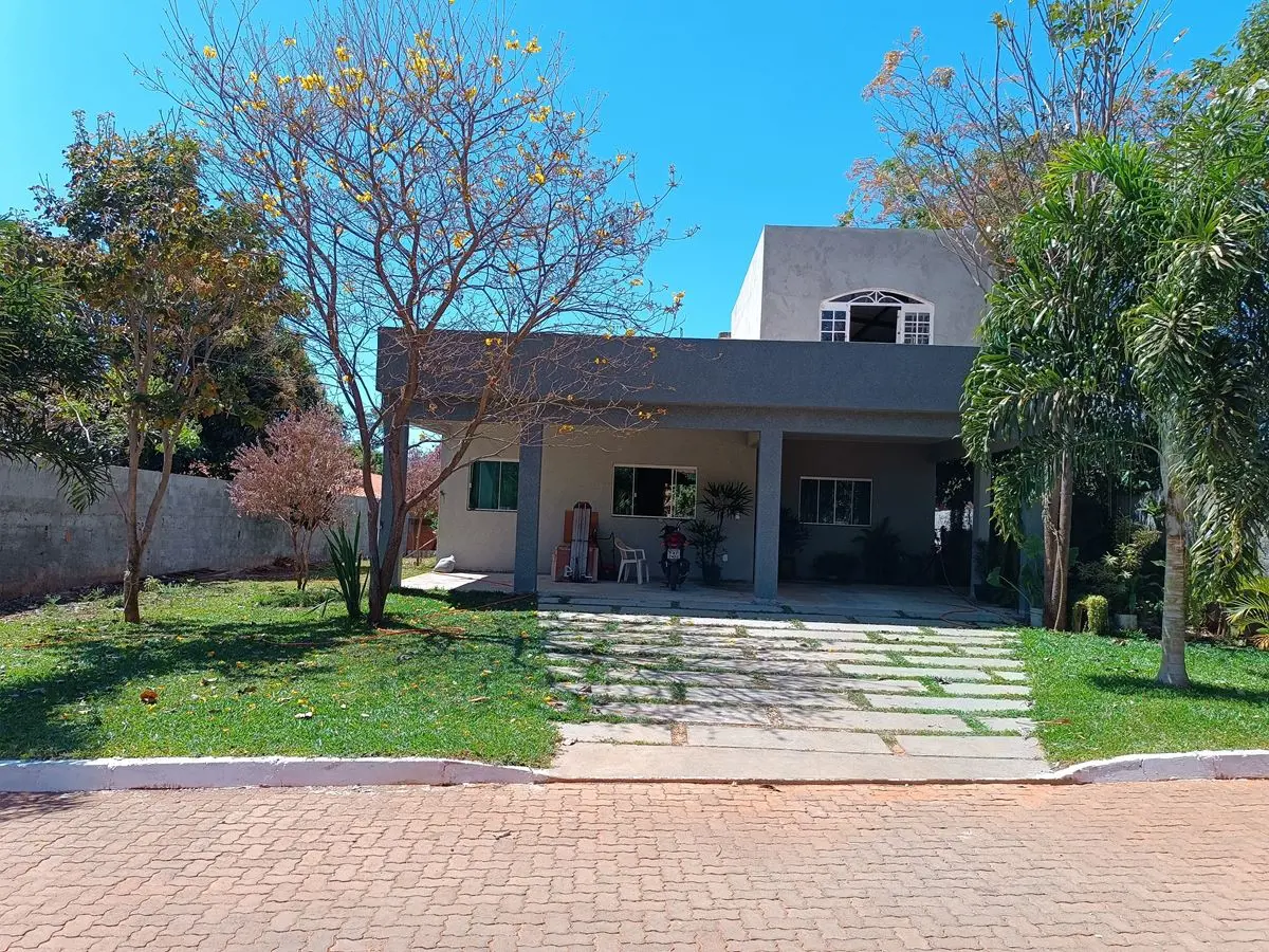 Se você procura um lar espaçoso e acolhedor, acabou de encontrar! Esta linda cas...