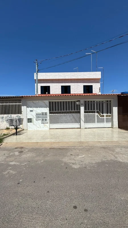 CASA NÃO SOZINHA NO LOTE Ambiente tranquilo, Harmonioso entre os moradores Carac...