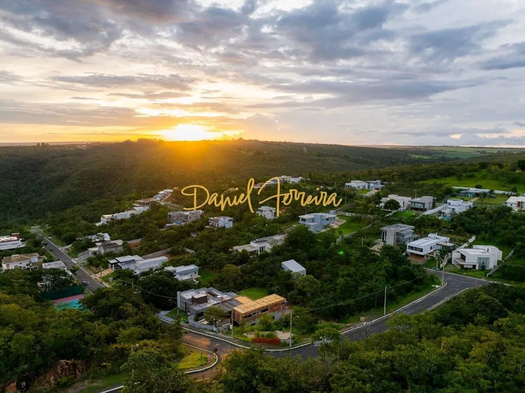 Lote à venda no Condomínio Santa Monica - Seu refúgio de qualidade de vida e con...