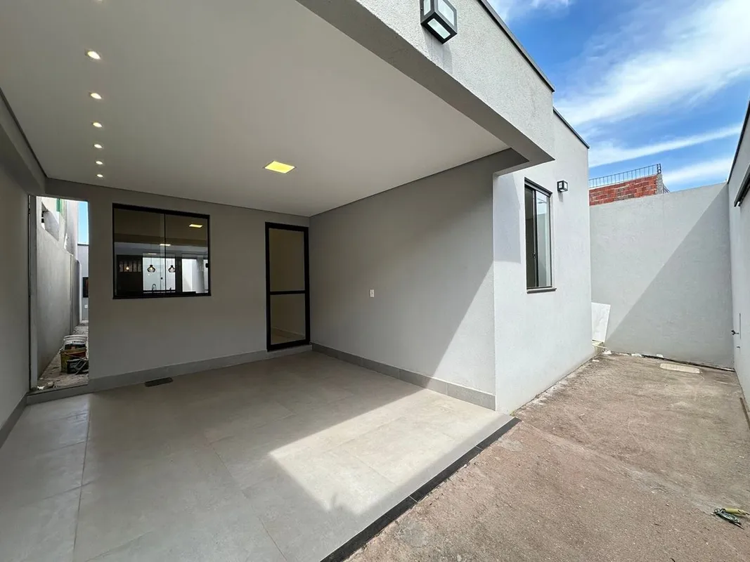 3 Quartos | 2 Suítes | Churrasqueira | Terreno:180m² | Construção:120m² | R$550....