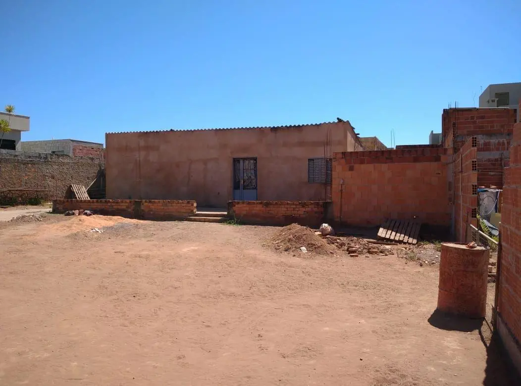 NORTON VENDE!OPORTUNIDADE RARA!2 TERRENOS JUNTOS NA QUADRA 02PLANOS E MURADOSVIZ...