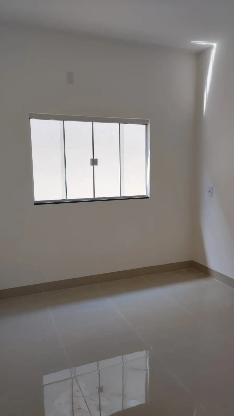 Casa nova com 3 quartos, 1 suíte, banheiro social com nicho e pedra bege bahia, ...