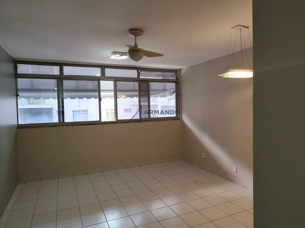 Ed. BarcelonaApartamento composto de sala e cozinha conjugado e quarto com close...