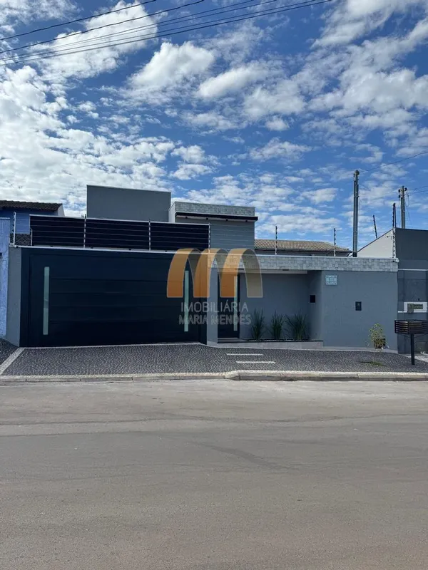 03 quartos, sendo 01 suíteSala, cozinha com armários Banheiro socialLavanderiaÁr...