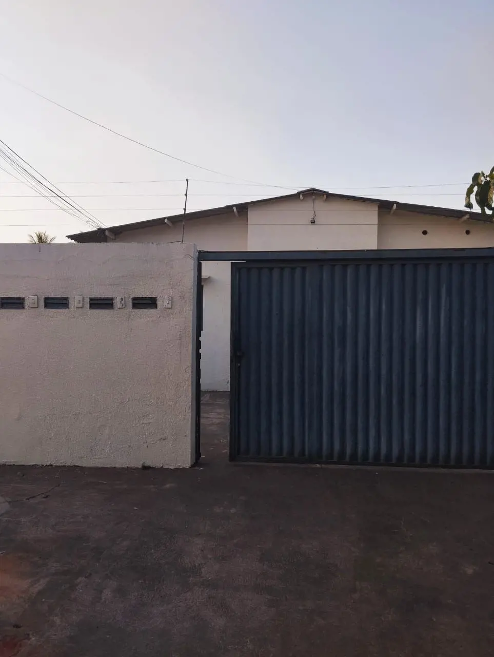 Atenção investidores : imóvel para renda,em um lote 4 casas de dois quartos cada...