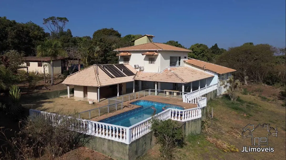 Viva com Estilo e Conforto em uma Casa dos Sonhos com vista para o Lago Paranoá!...