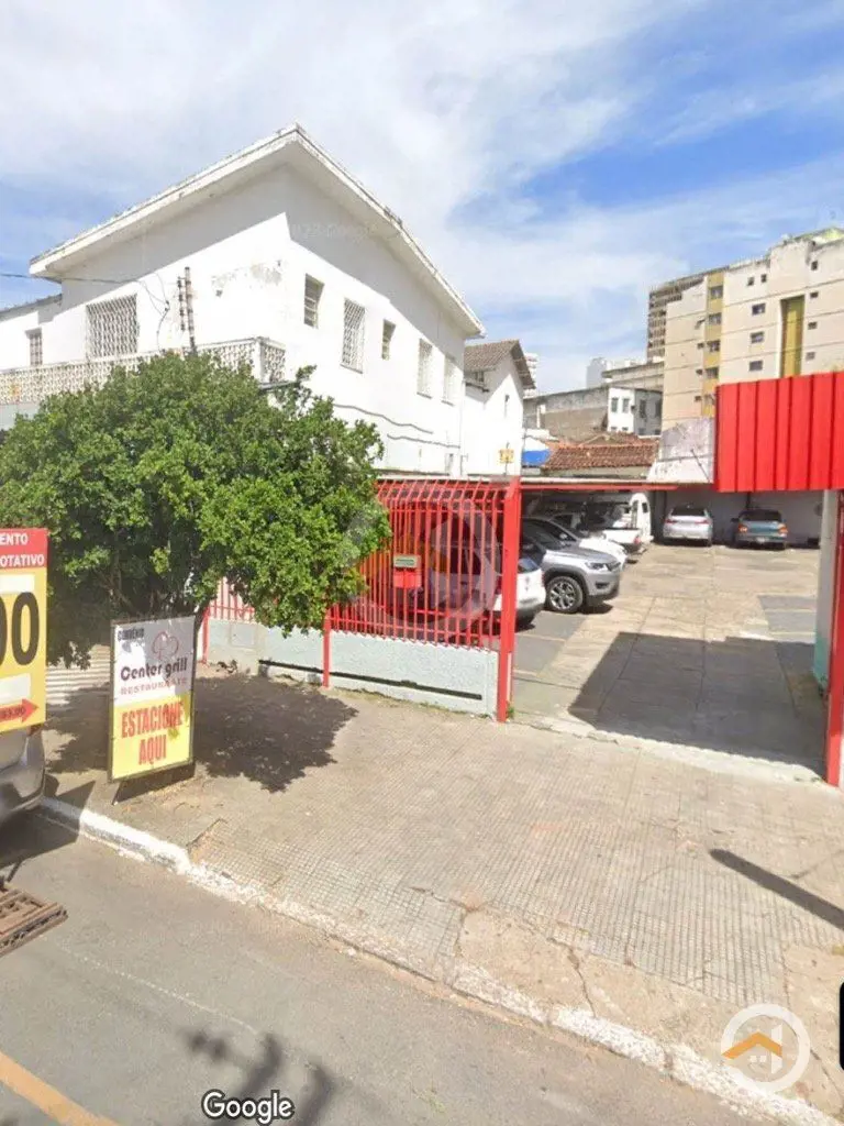 Casa Comercial no Centro de Goiânia Dois Lotes com Dois Sobrados Funciona um loj...