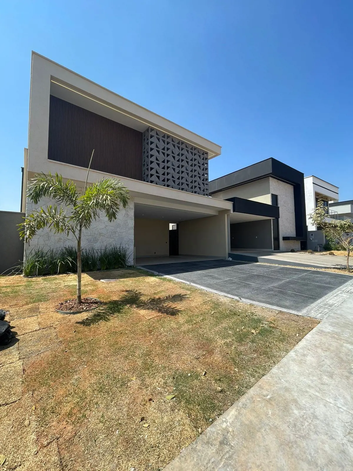 Sobrado de Alto Padrão no Condomínio ParqVille PinheirosSobrado com 4 suítes ple...