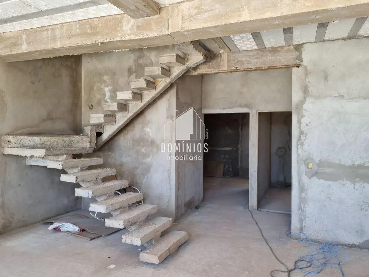 Casa na QE 56, o puro requinte!Descubra o potencial desta casa em construção, lo...