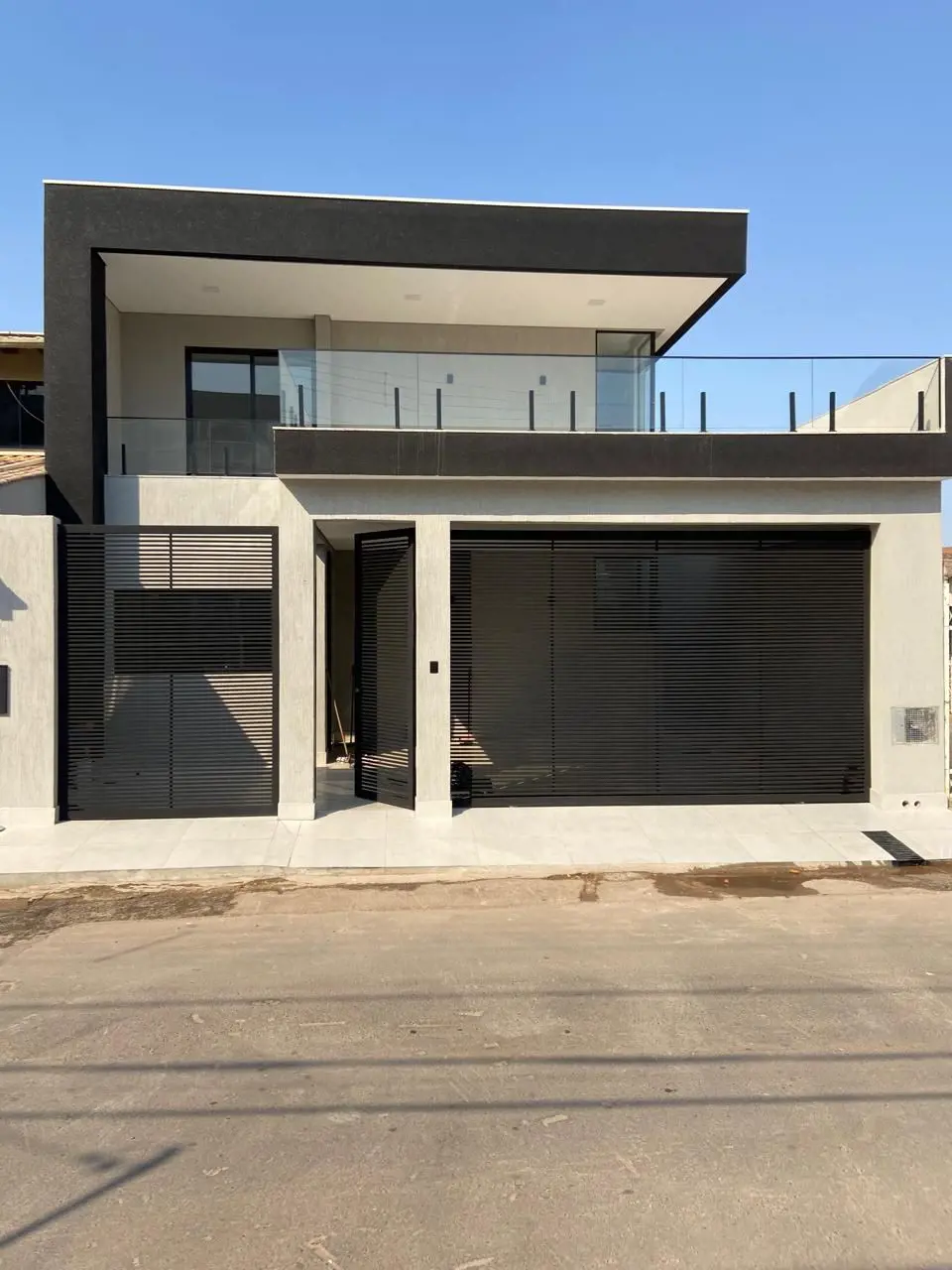 "Deslumbrante Sobrado Novíssimo em Bairro Nobre – Luxo e Modernidade" Tem vídeo ...