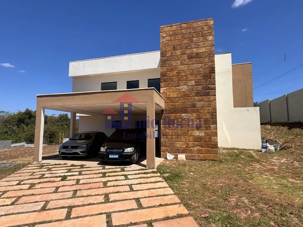 JULIO ROCHA IMOBILIÁRIA VENDE!MARAVILHOSA CASA DE DOIS PAVIMENTOS COM UMA LINDA ...