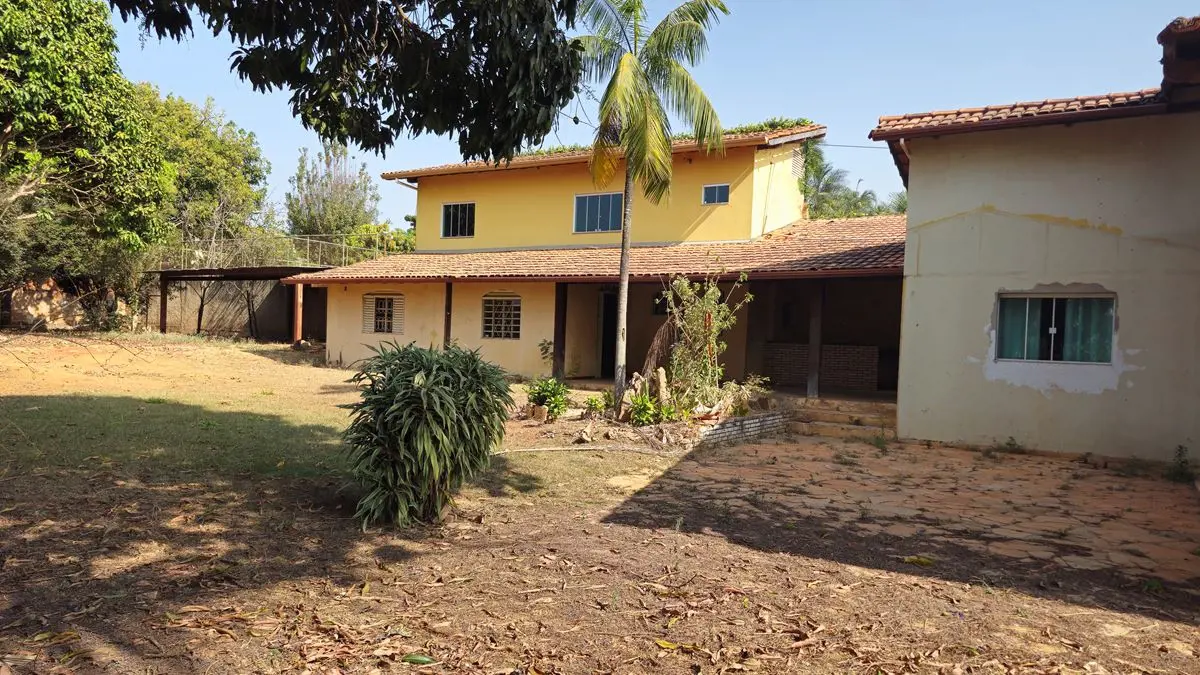 Vende 2 casa no mesmo lote sendo uma casa de 4 qts 1 suite dce . Lavandeira chur...