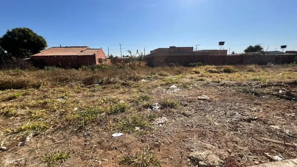 Lotes Residencial - Abadia de Goiás - GO.Lotes com área total de 230 m², sendo 1...