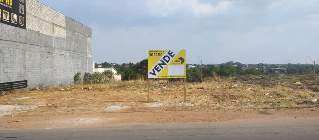 Aproveite esta oportunidade! 03 Lotes comerciais sendo 02 (dois) pela Avenida Fr...