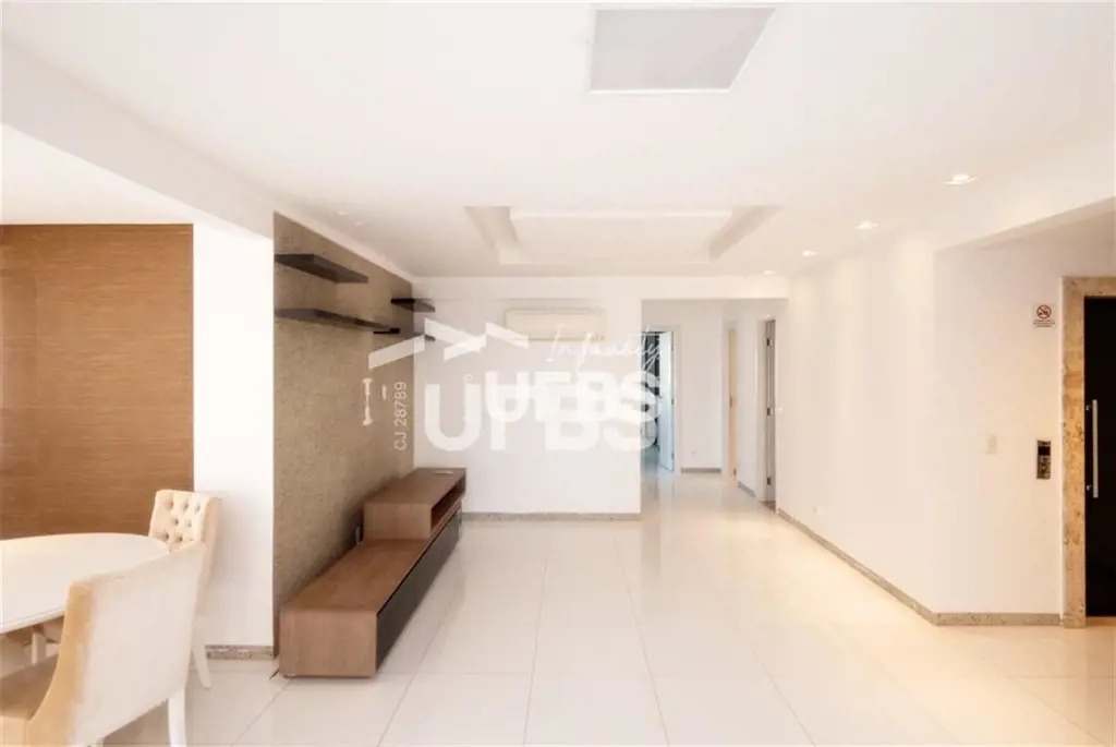 COD U-0008654 - Com localização privilegiada, essa unidade possui, armários PAUL...