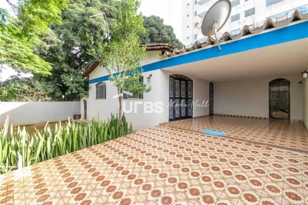 COD U-0000244 - Casa térrea no Setor Bueno está à venda, tem 750 m² de terreno, ...