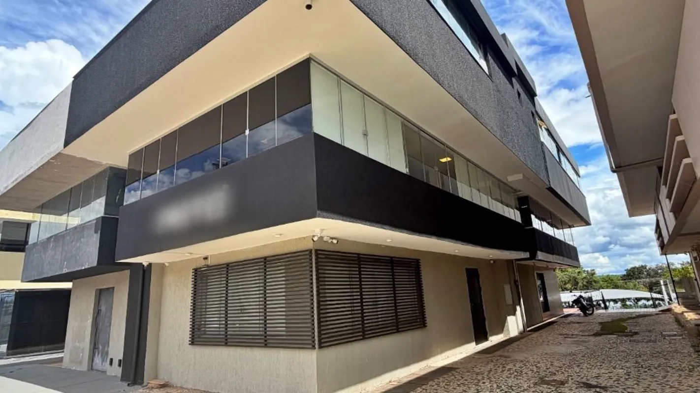 Loja Comercial à Venda no Setor de Clubes Sul - Beira Lago - Oportunidade para I...