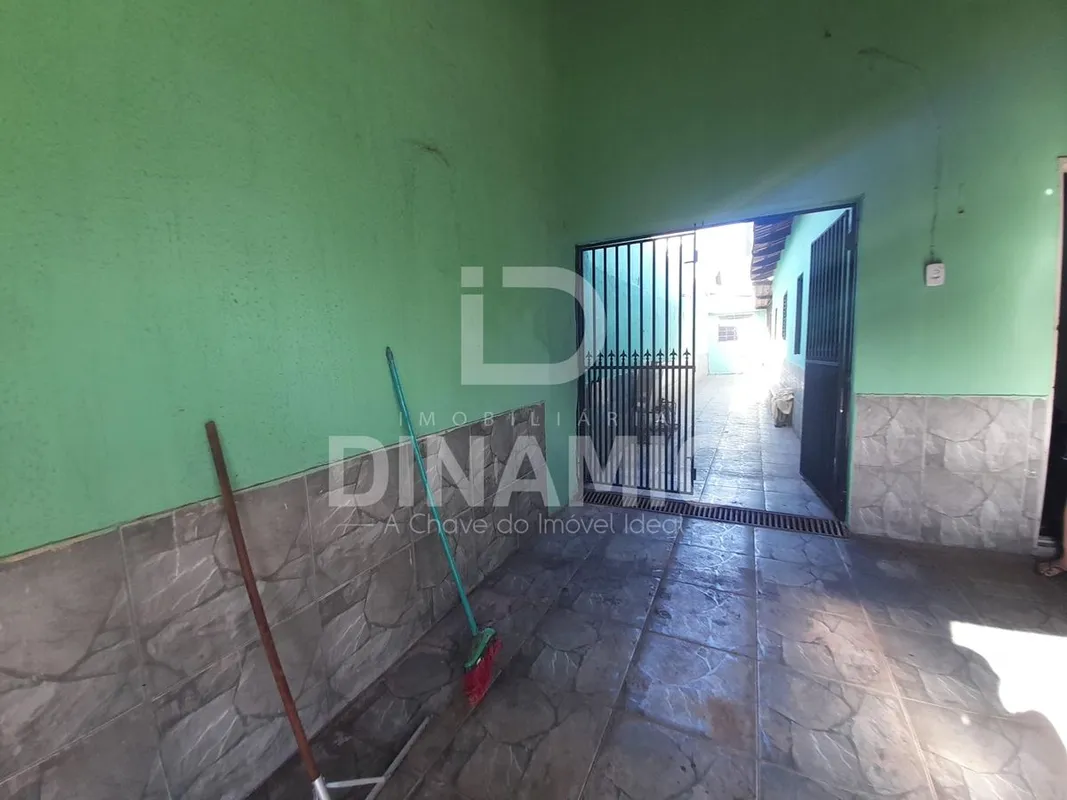 (ID 01) Casa à Venda no Residencial Santa Fé GoiâniaCasa ideal para famílias que...