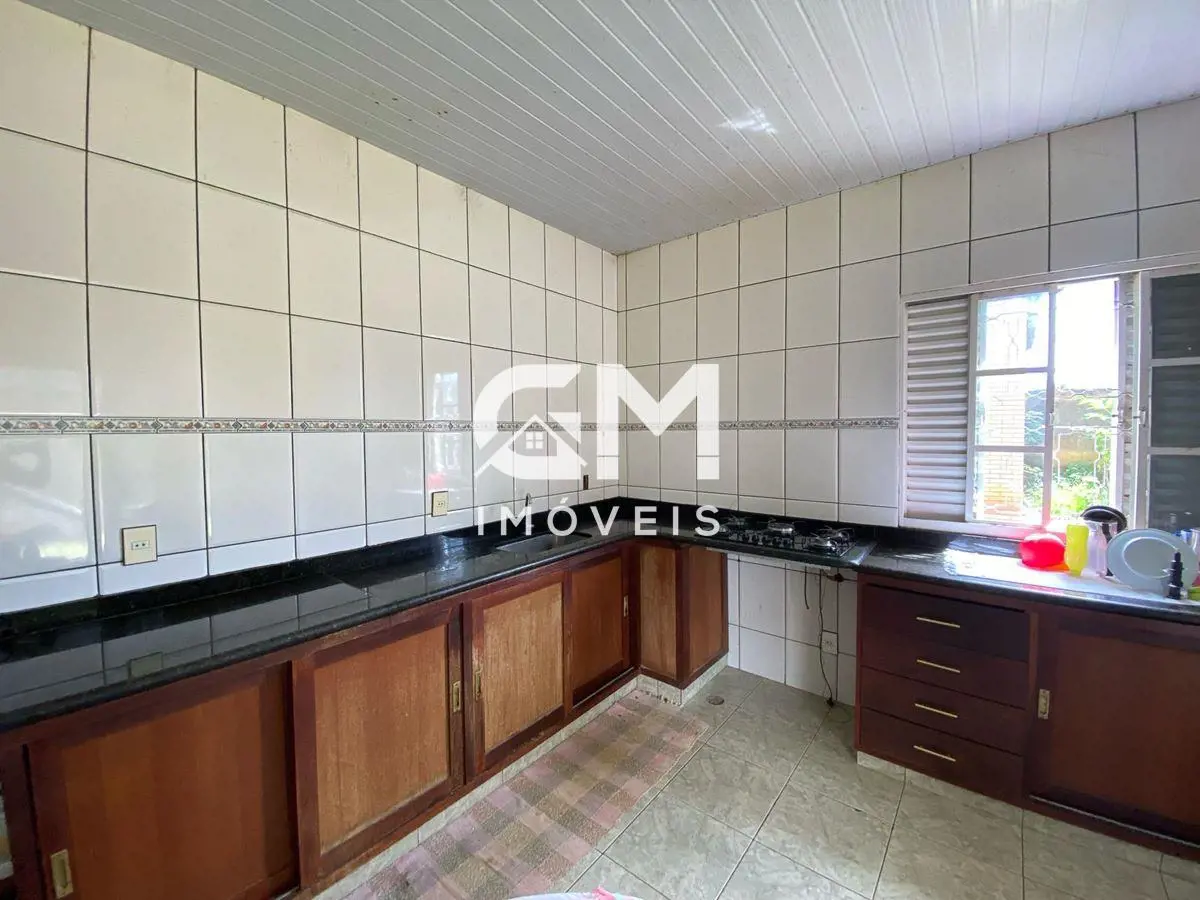 Área total: 504m²Área construída: 190m²04 Quartos , sendo 1 suíte;Sala;Cozinha c...