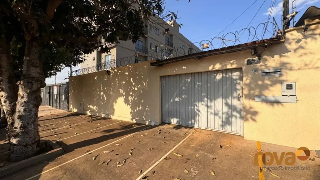 Casa Térreo com 4 quartos sendo 1 suíte no Setor Jardim América, 2 salas, 2 escr...