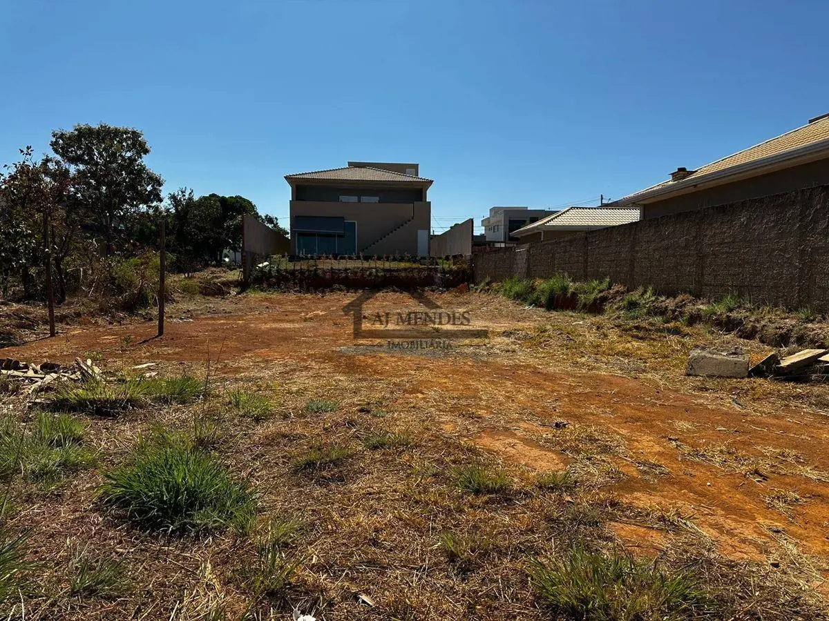 AJ MENDES IMOBILIÁRIA E CONSTRUTORA VENDE LOTE NO CONDOMÍNIO ALTO DA BOA VISTAVe...