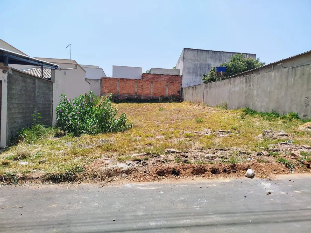 Lote no residencial no Residencial Paraiso, Senador Canedo, com 300 metros quadr...