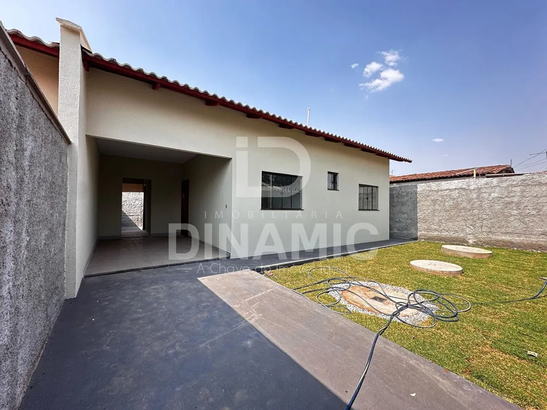 (ID 1) Casa à Venda - Jardim Dom Bosco 2, Aparecida de GoiâniaSituada em um bair...