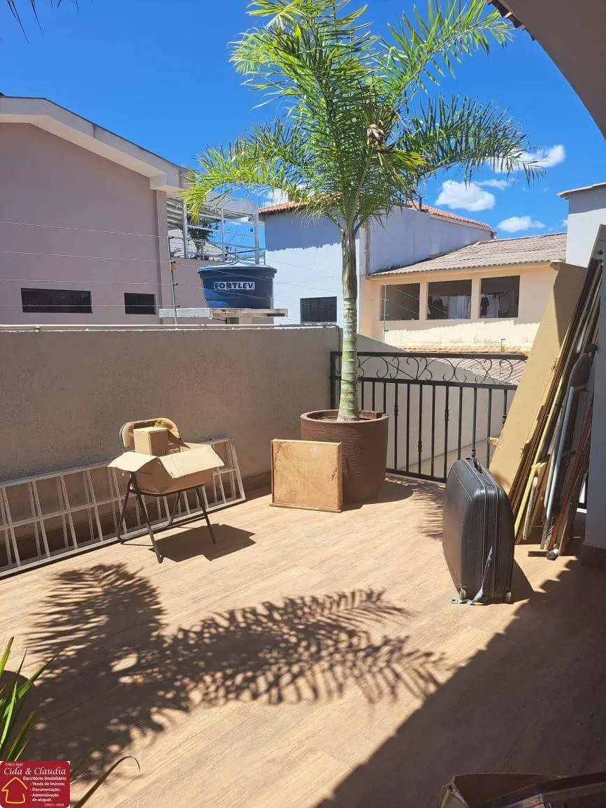 VENHA CONHECER SEU LAR!Excelente localização saída para Park shopping, comércios...