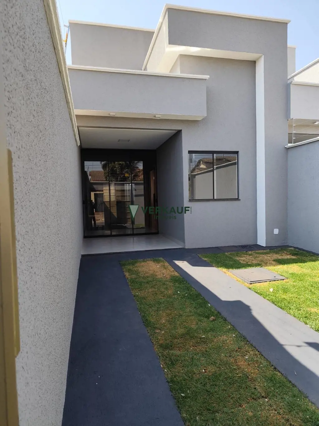 Em busca de uma residência de alto padrão no cobiçado bairro Residencial Santa F...