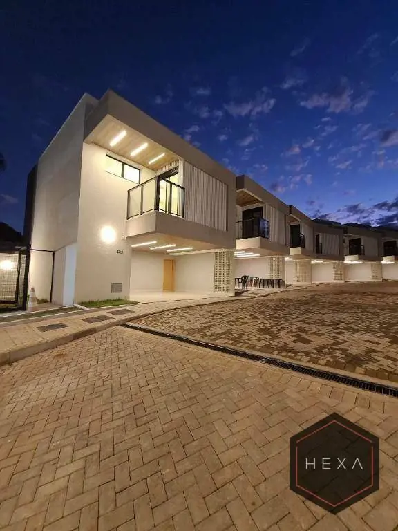 Sobrados de 3 Quartos à Venda no House Garden Jaó, GoiâniaO House Garden Jaó é u...