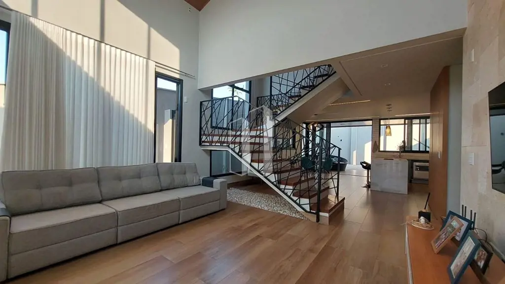 Belo Sobrado em Jardins Porto, Sala Pé direito triplo integrado com cozinha, sal...