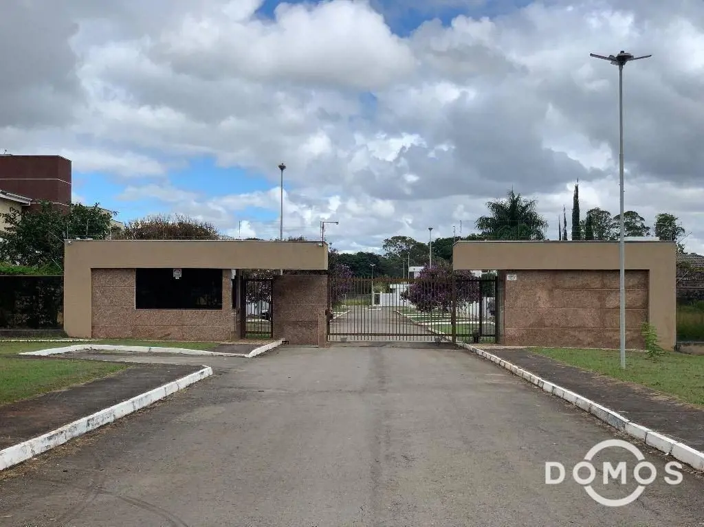 A Domos Empreendimentos está apresentando, com exclusividade, o único lote vazio...