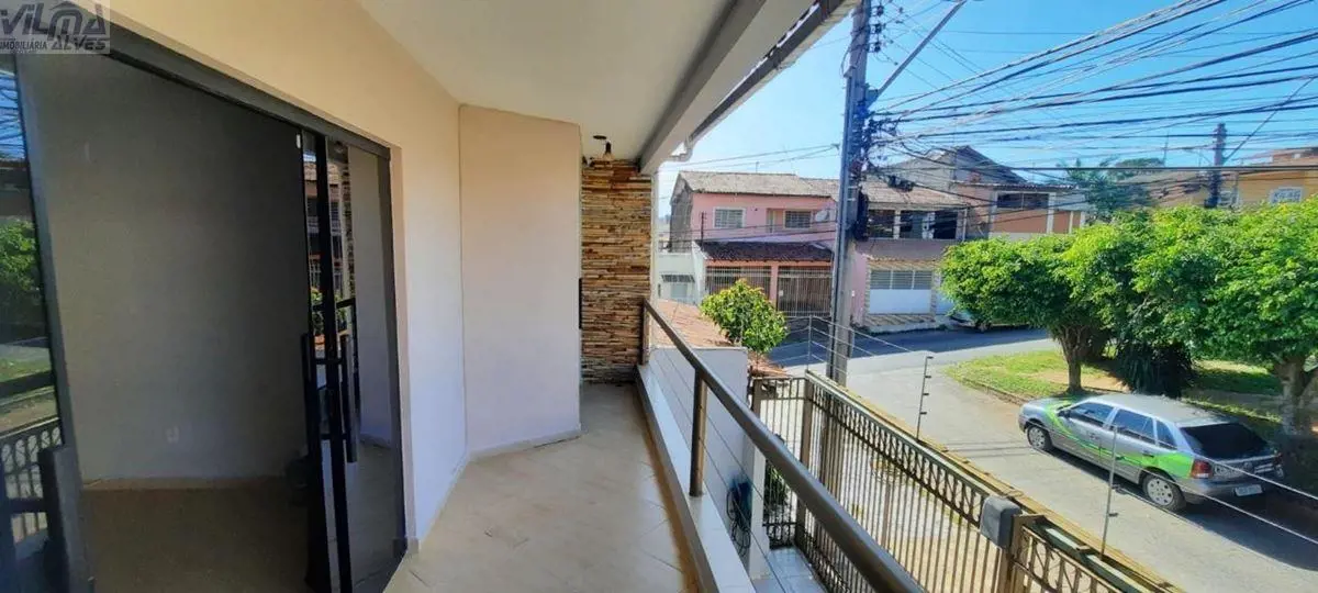 VILMA ALVES IMOBILIÁRIA VENDE ESTE ÓTIMO SOBRADO!!! LOCALIZADO ENTRE DUAS LINDAS...