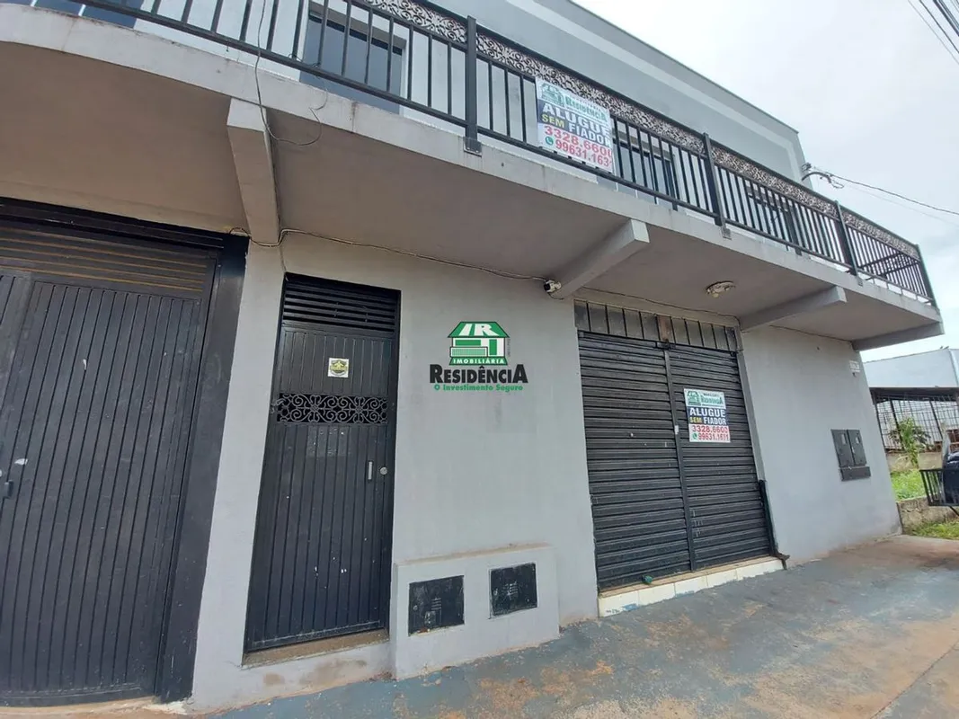 sala comercial contendo:01 banheiro,01copa com uma pia,uma salinha com divisoria...