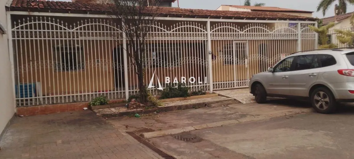 Casa Térrea com Edícula no QE 14 – Amplo Espaço e Potencial de RendaUma excelent...
