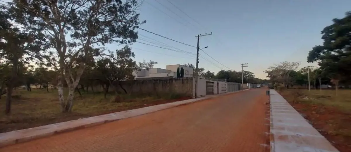 A GCASTRO IMÓVEIS VENDE !!!Aceita financiamento !!!Terreno situado em uma área d...