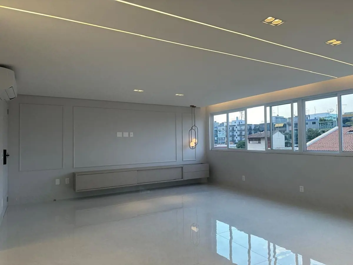 Alessandra Diniz, Consultora Imobiliária vende::: Lindo apartamento, 1º andar, r...